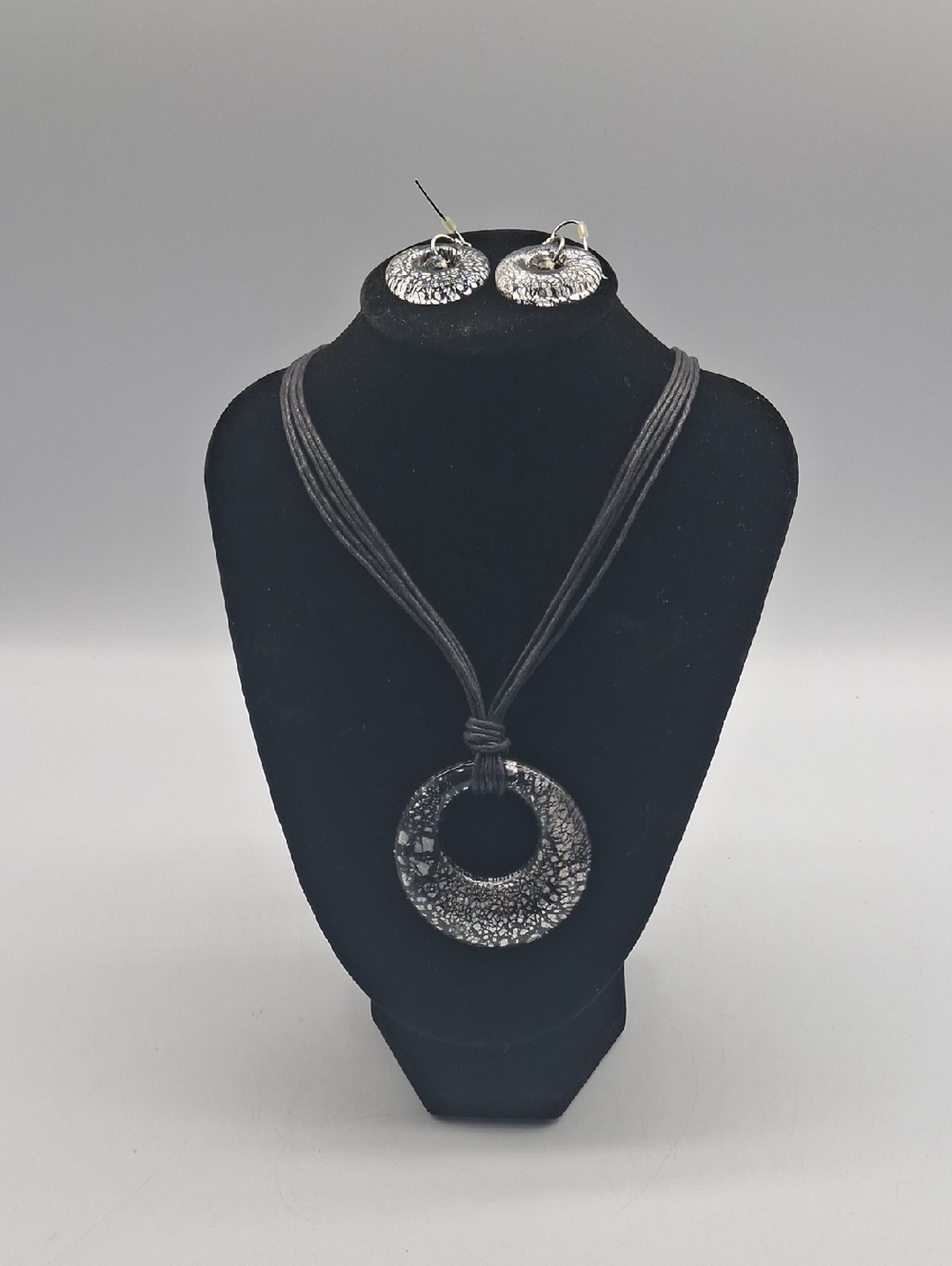 Silver Crackle Donut Pendant Necklace and Earring Set - Black Cord